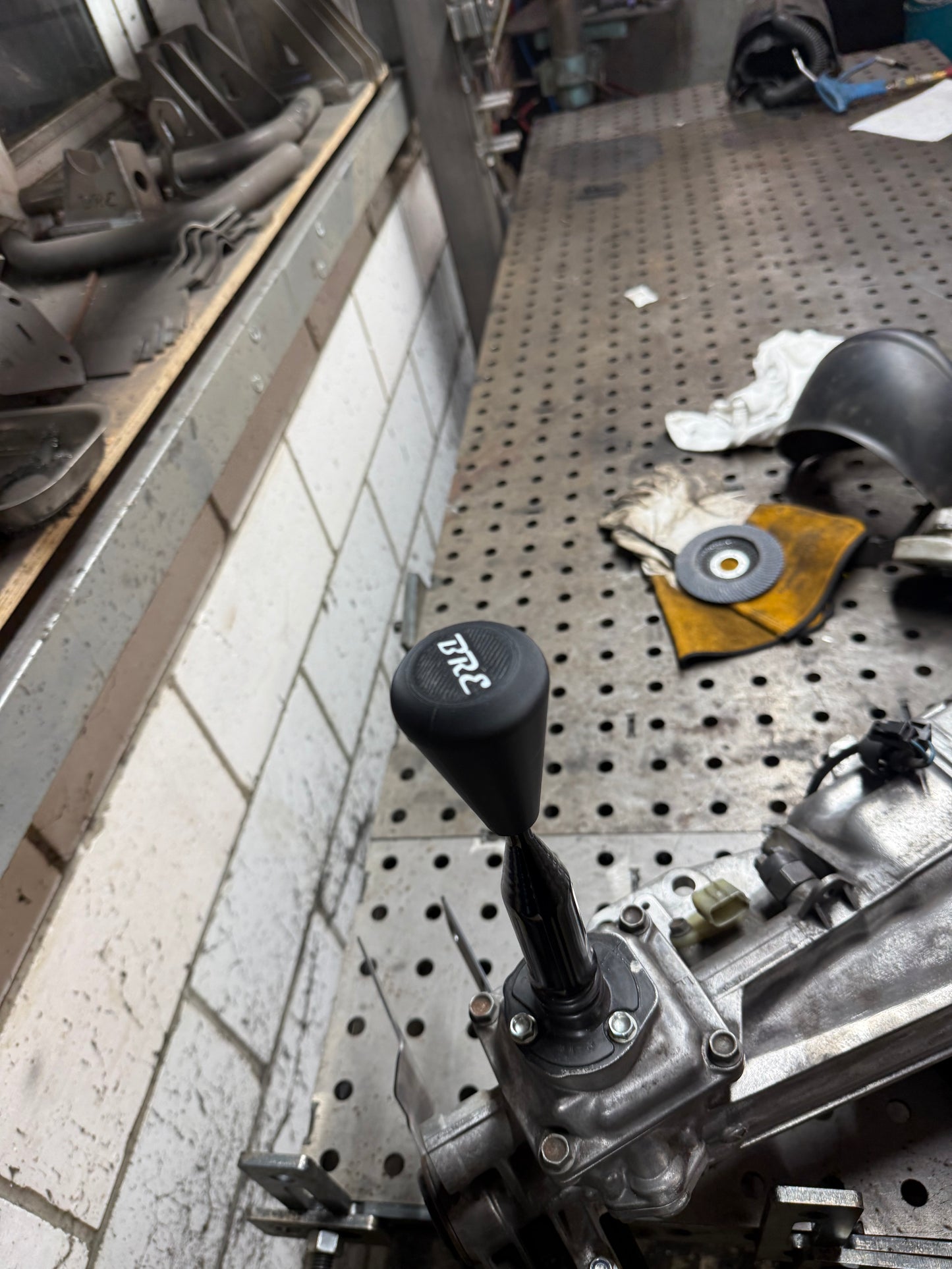 3D Printed Gear knobs with Logos to Suit RX8, MX5, Type 9 & 4 speed Ford gearboxes